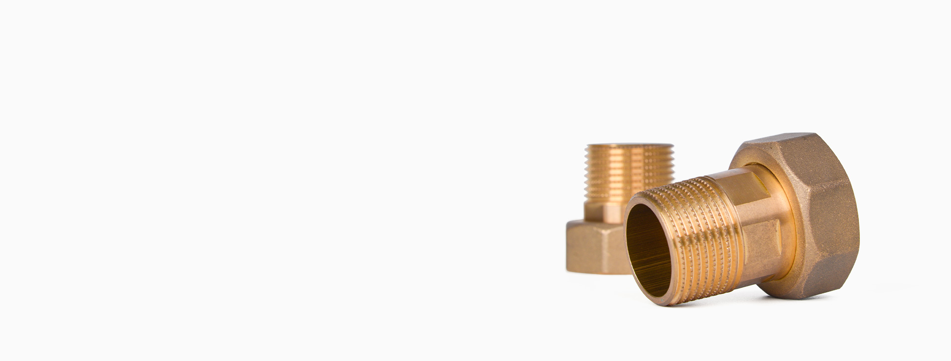 <h4>接口靈活適配<br></h4>
<p>適配各種不同型號(hào)水管，只需搭配相應(yīng)尺寸轉(zhuǎn)接頭即可連接不同尺寸水管。</p>