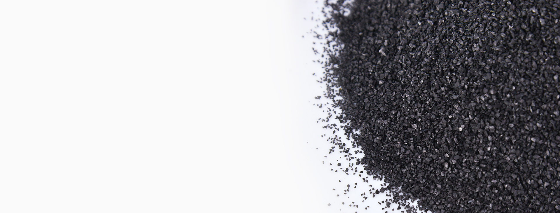 <h4>瑞典JACOBI天然椰殼活性炭<br></h4>
<p>通過(guò)NSF/ANSI、AWWA、EN12915-1等權(quán)威認(rèn)證，在去除水體余氯、重金屬、異色異味、有機(jī)污染物等方面有著顯著效果。</p>