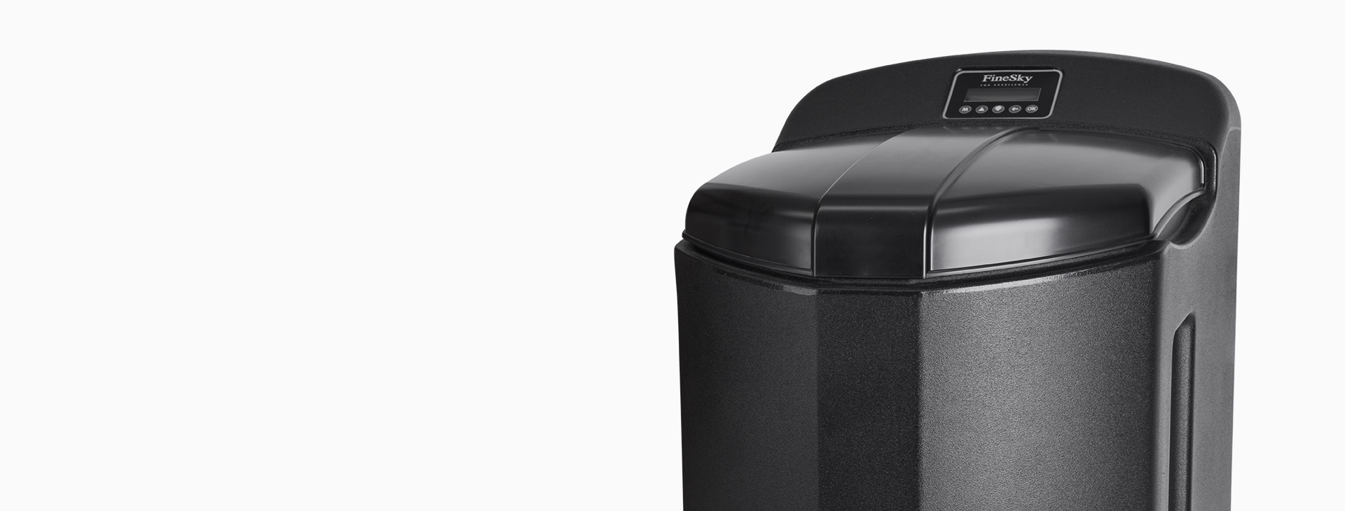 <h4>德國DUAL-TANK<br>雙罐中央軟水系統(tǒng)</h4>
<p>雙罐平行運(yùn)作，交替再生，持續(xù)供應(yīng)3500L/h軟水，樹脂再生期間亦不斷水。</p>