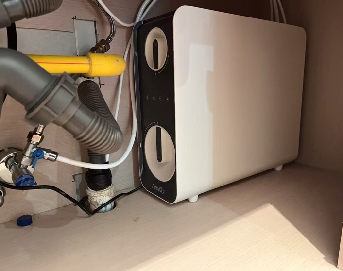 上海浦東新桃林小區(qū)客戶安裝案例 前置過濾器+RO反滲透凈水器