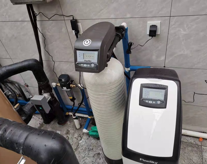 上海徐匯區(qū)尚海灣豪庭客戶安裝 前置過濾器+中央凈水器+中央軟水機(jī)