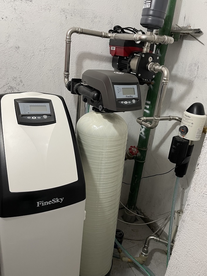 深圳合泰御景翠峰小區(qū) 安裝法茲前置過濾器+中央凈水機+軟水機(圖3) 法茲前置過濾器+中央凈水機+軟水機