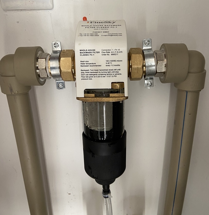 深圳寶安某小區(qū)客戶 安裝前置過(guò)濾器+RO反滲透凈水器解決用水污染問(wèn)題(圖3) 微信圖片_20201125164754.jpg