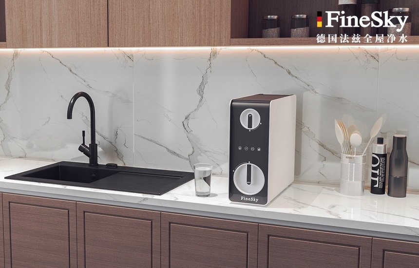 RO反滲透凈水器的水干凈嗎？長(zhǎng)期飲用會(huì)有什么危害嗎？